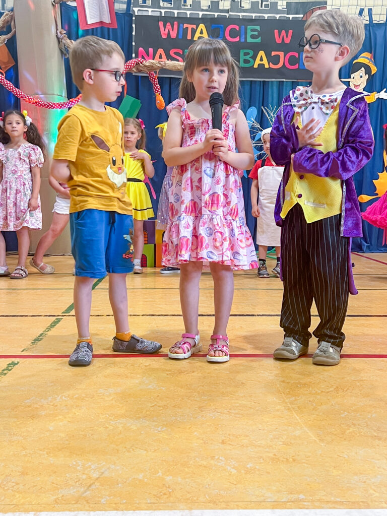 Zakończenie roku przedszkolnego – bajkowe przedstawienie w&nbsp;wykonaniu starszaków