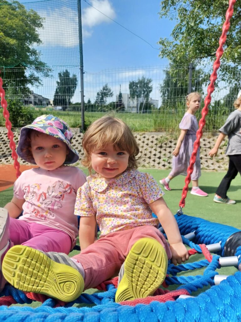 Zabawy na&nbsp;naszym placu zabaw