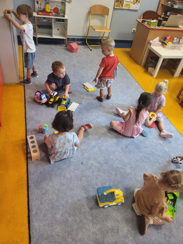 Pierwsze dni Wiewióreczek